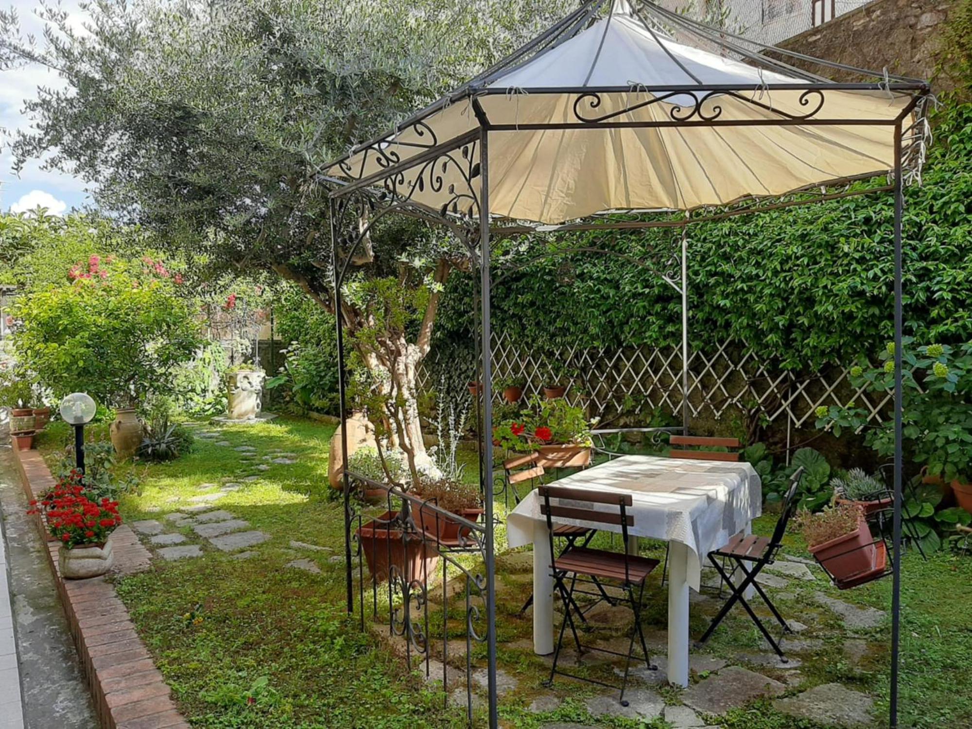 Apartment La Casa Di Ale Genua